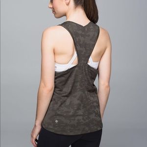 Lululemon Run for Days tank Camo